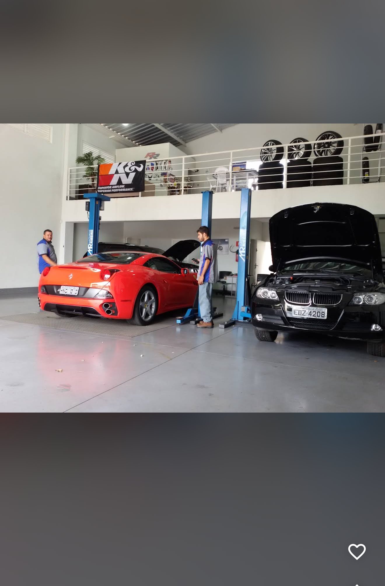 Oficina R23 com Ferrari e BMW